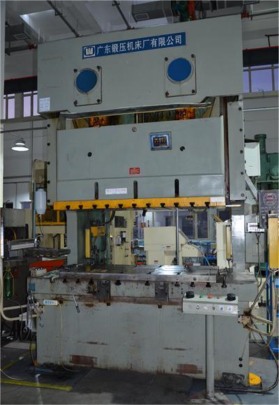 2、200T雙點順送沖壓機2.JPG