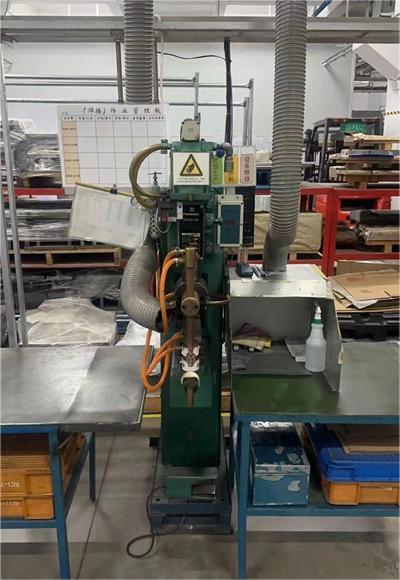 15、點焊機.jpg